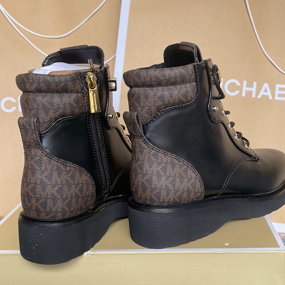 Michael Kors TRUDY BOOTIE FAUX LEATHER Black/Brown

49F0TRFE6L - Picture 15 of 16